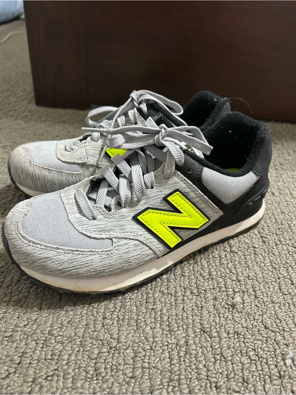 New Balance 574 Women's 8.5 Grey & Neon Green WL574WTA (b)